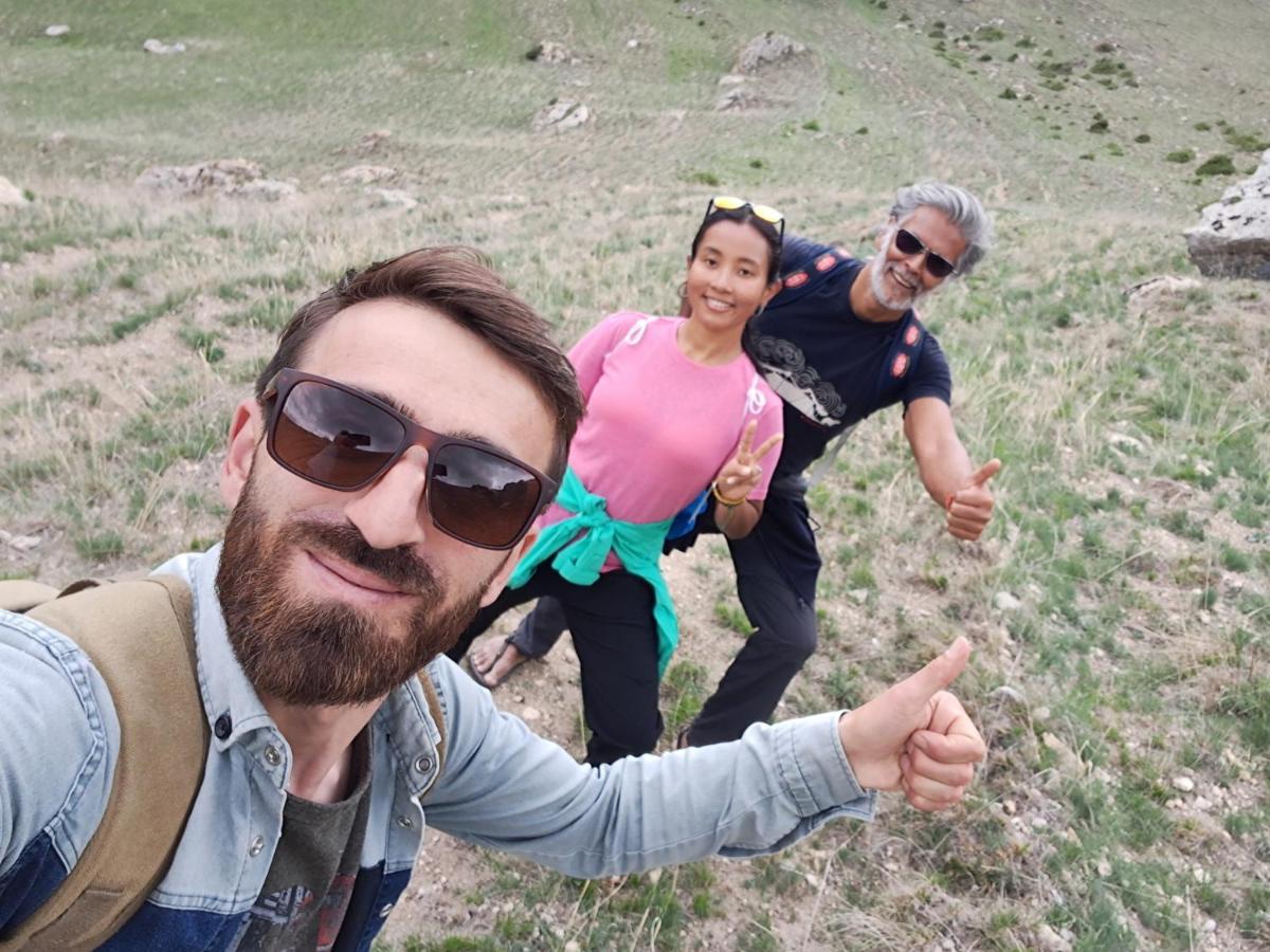 Xinaliq Khinalig Izzet'S Riverside Home Stay Exterior photo