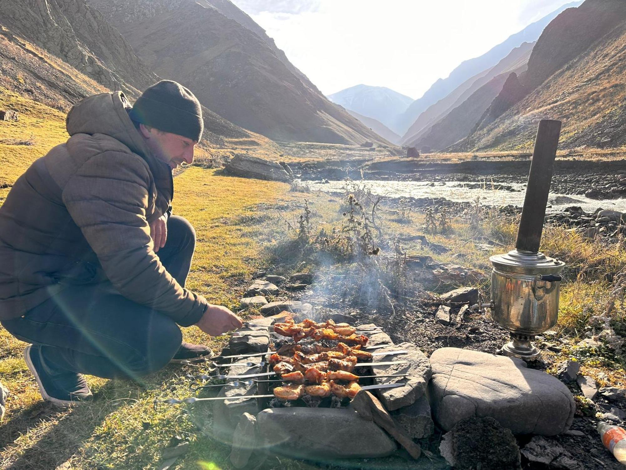 Xinaliq Khinalig Izzet'S Riverside Home Stay Exterior photo